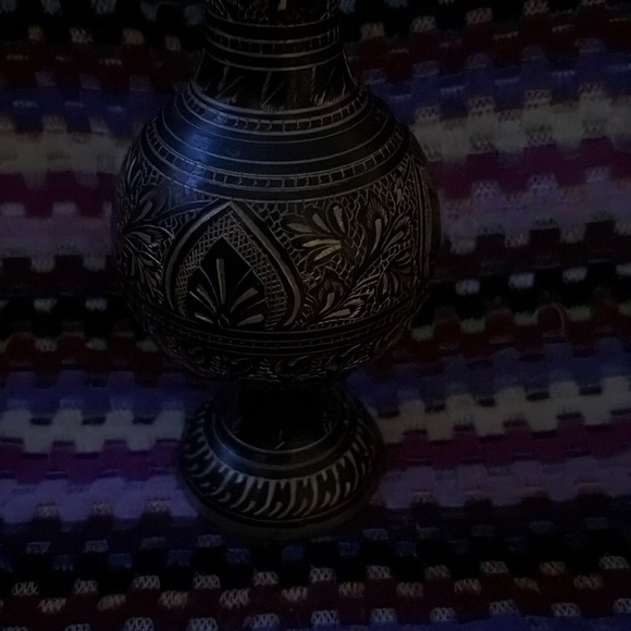 VINTAGE KAPRI DECORATIVE ENGRAVED BRASS VASE 15"  MADE IN INDIA 205/2585 - Picture 2 of 4